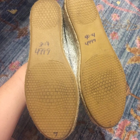 Stuart Weitzman silver metallic espadrilles - Picture 4 of 4